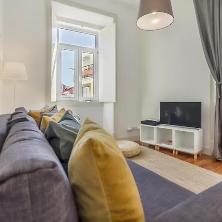公寓 Bright 2br On Bica Steps | Walk To Chiado Lisboa