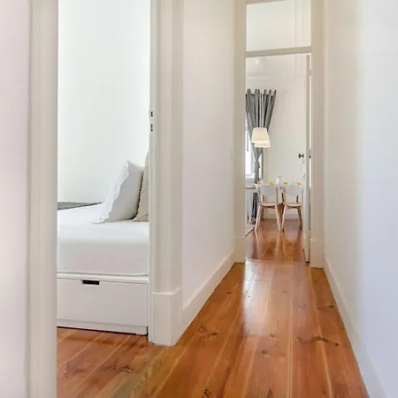 Bright 2br On Bica Steps | Walk To Chiado