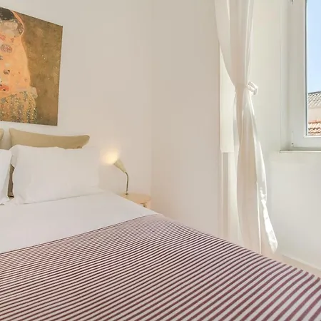 Bright 2br On Bica Steps | Walk To Chiado * Lisboa