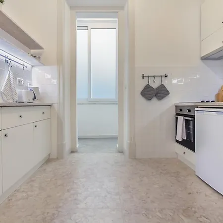 公寓 Bright 2br On Bica Steps | Walk To Chiado