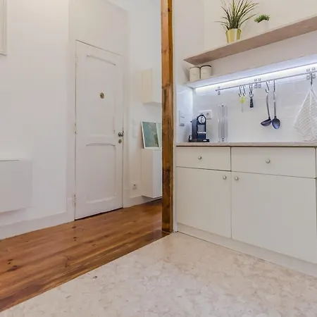 公寓 Bright 2br On Bica Steps | Walk To Chiado