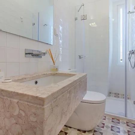 Bright 2br On Bica Steps | Walk To Chiado 公寓 Lisboa
